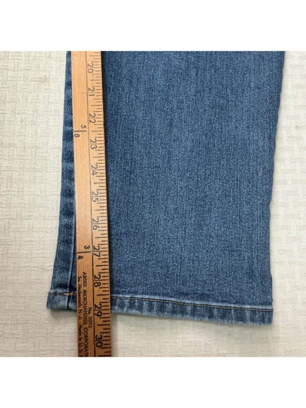 Gloria Vanderbilt Amanda Womens Size 18W Classic Tapered Leg Jeans Denim - Picture 8 of 9
